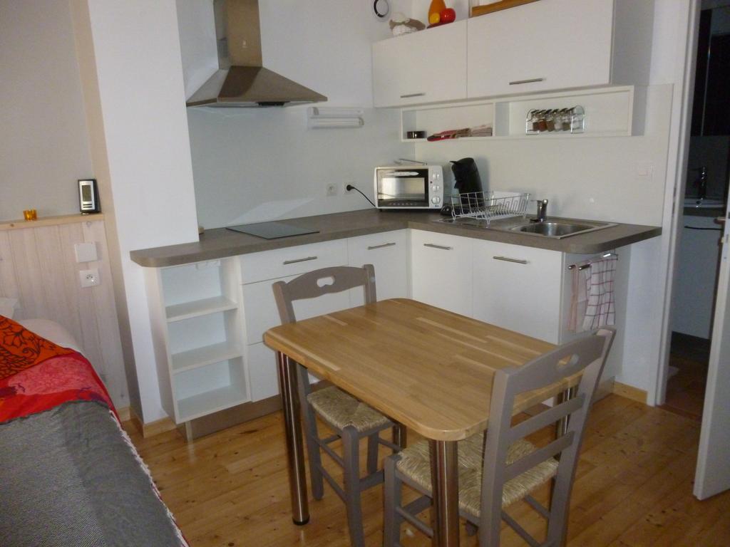 Aux Blanches Pierres Apartment Fumel Exterior foto